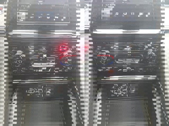 New 2025 Jeep Grand Cherokee Altitude image 5