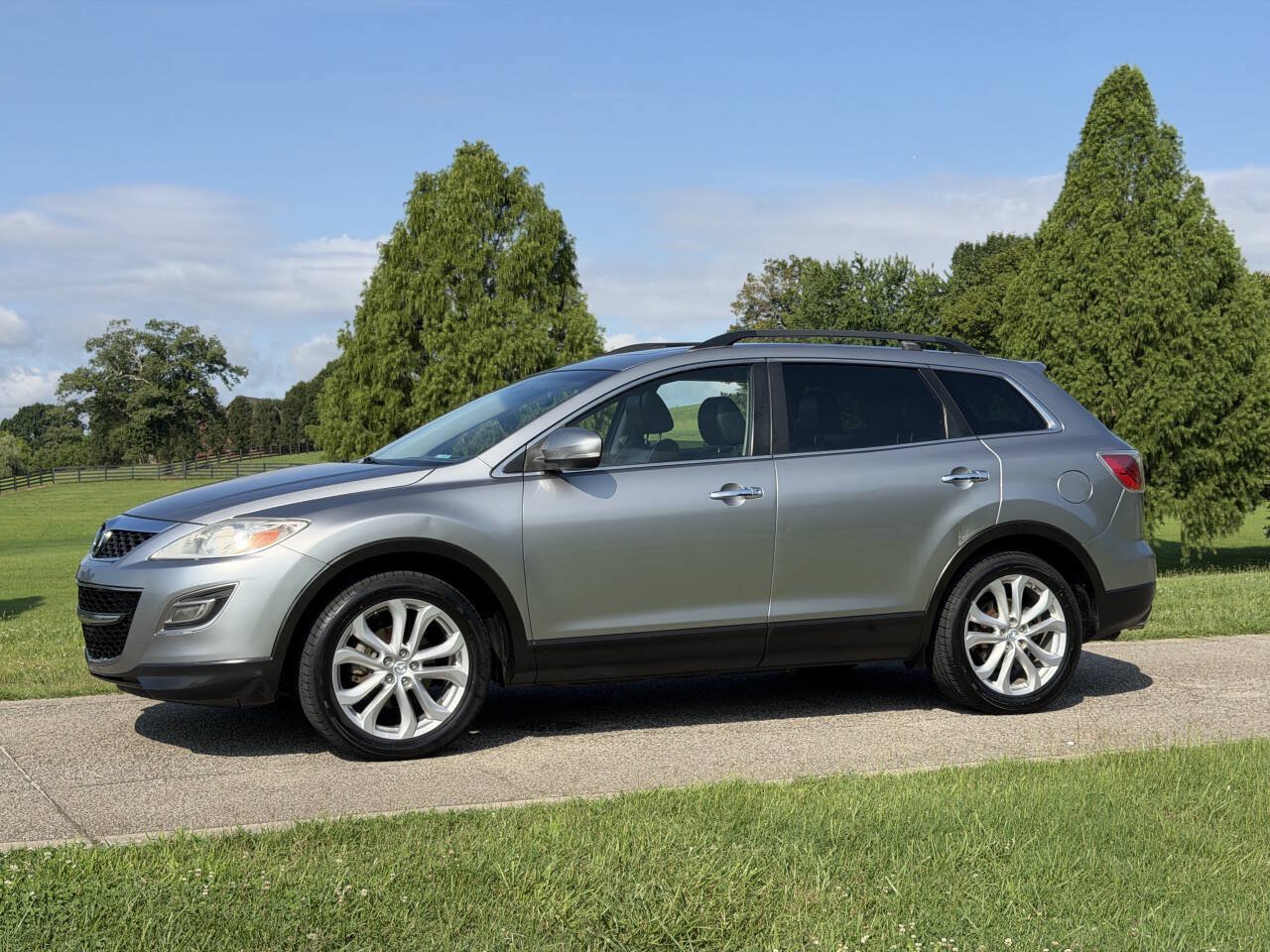Used 2012 MAZDA CX-9 Grand Touring w/ Moonroof & Bose Audio Pkg FWD image 4