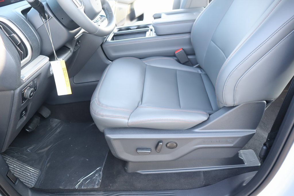 New 2025 Ford Expedition Active image 11