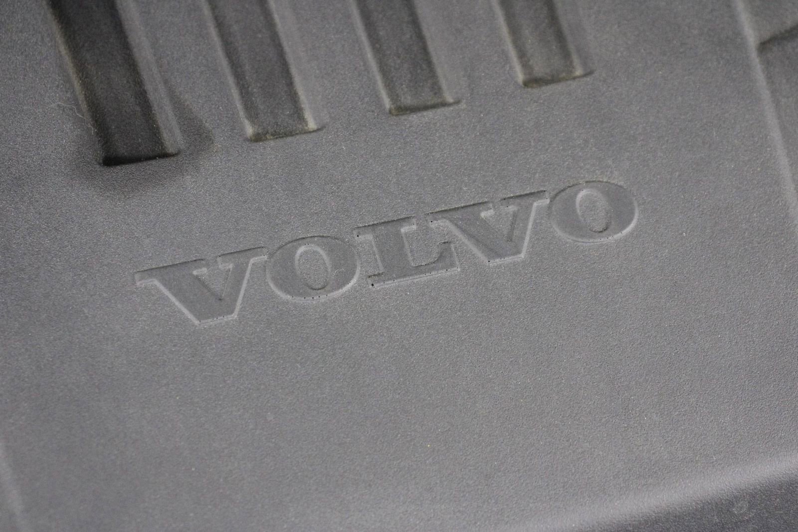 Certified 2025 Volvo XC60 B5 Core AWD/4WD image 25