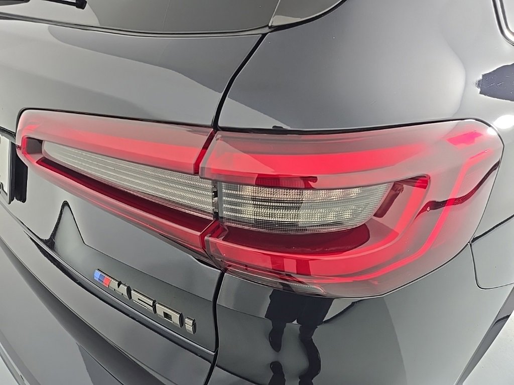 Used 2020 BMW X5 M50i w/ Premium Package image 9