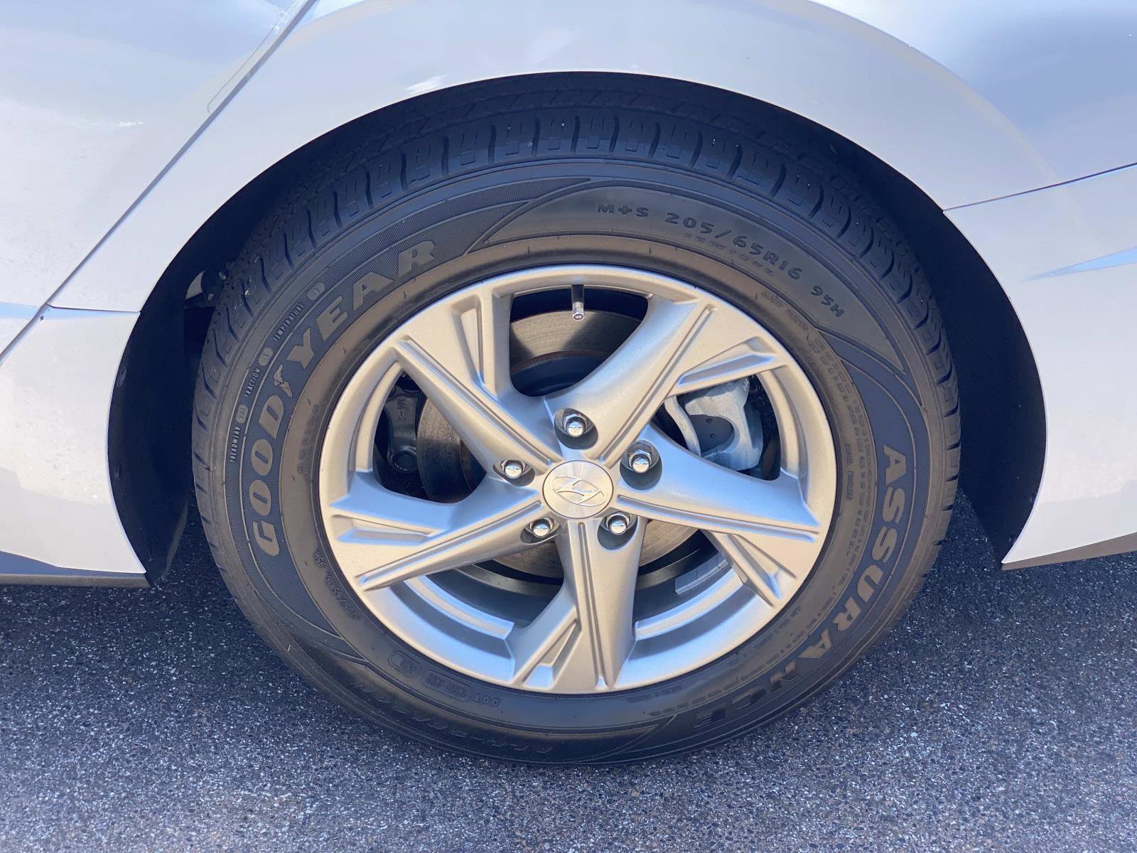 Used 2021 Hyundai Sonata SE w/ Cargo Package FWD image 12
