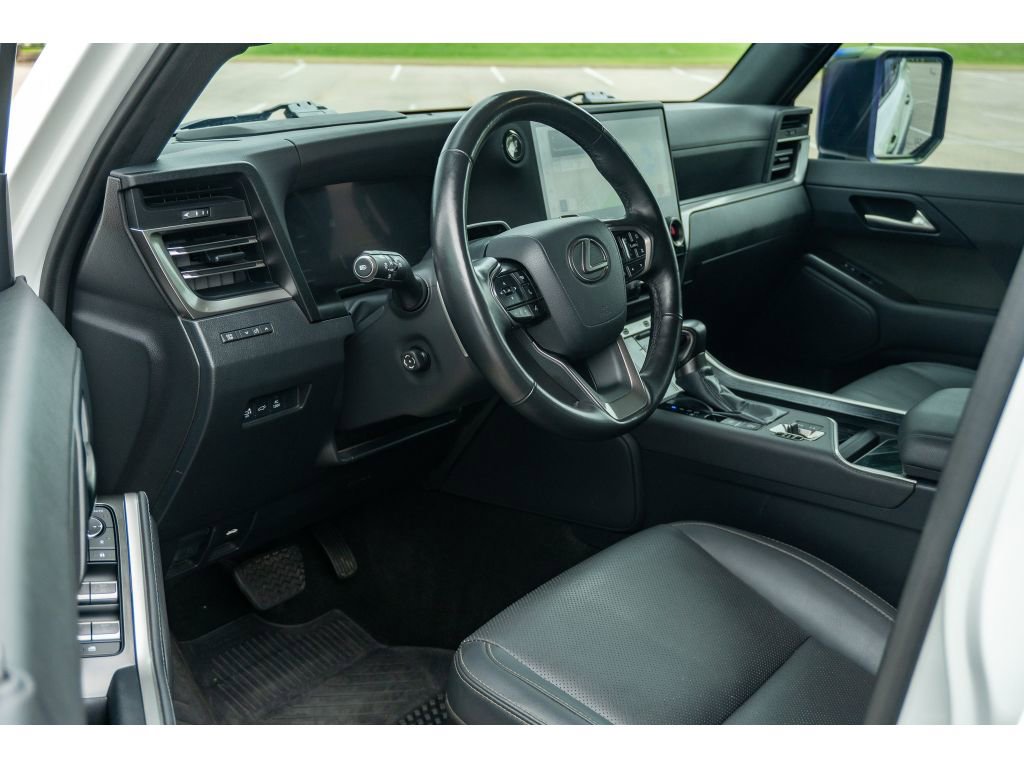 Used 2024 Lexus GX 550 AWD/4WD image 10