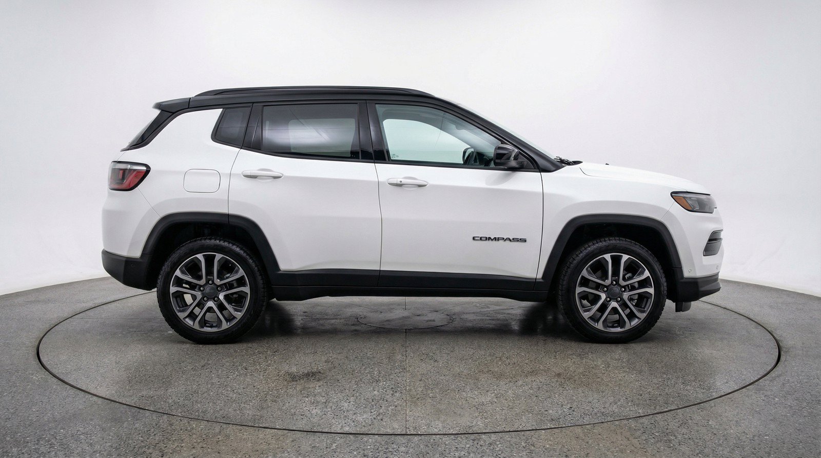 Used 2025 Jeep Compass Trailhawk AWD/4WD image 11