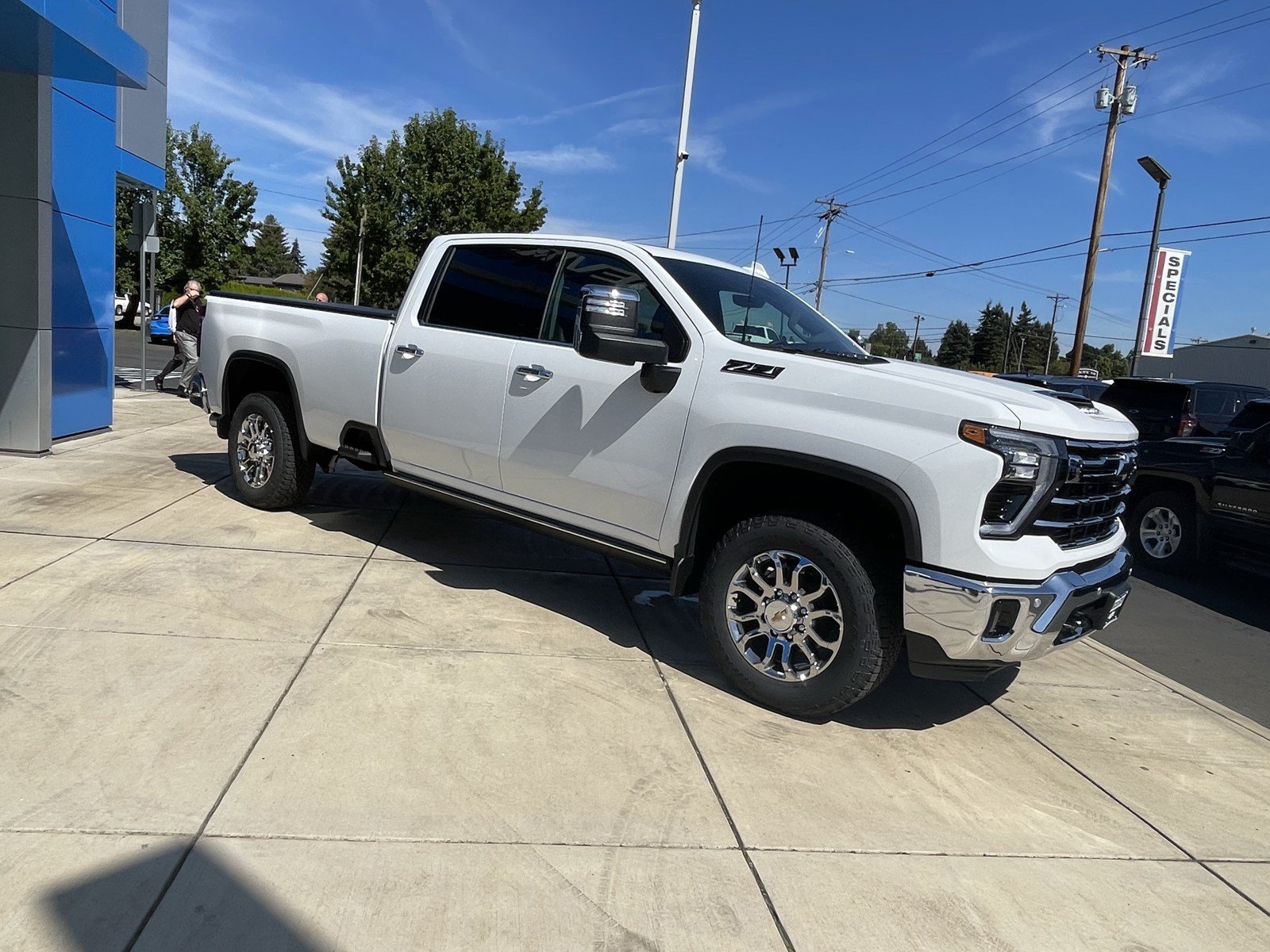 New 2026 Chevrolet Silverado 3500 LTZ w/ LTZ Premium Package AWD/4WD image 7