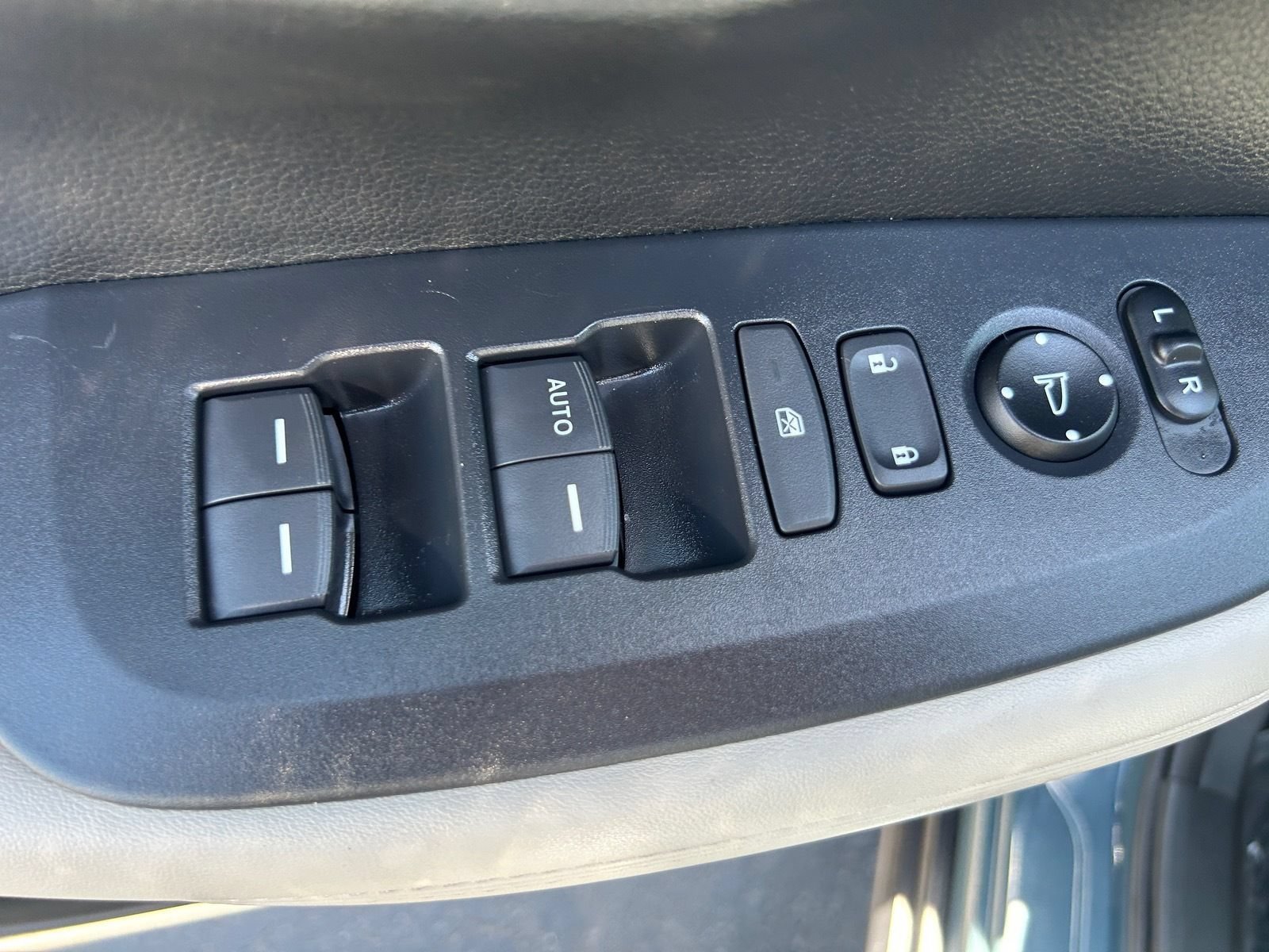 Certified 2026 Honda HR-V LX image 21