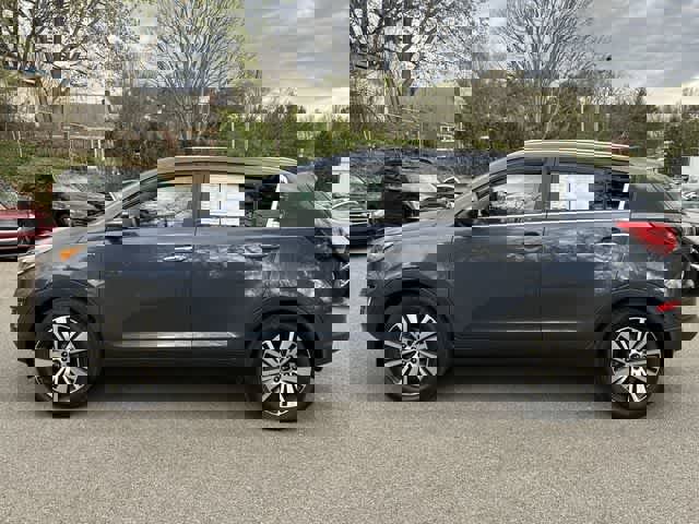 Used 2016 Kia Sportage EX w/ EX Premium Package image 2