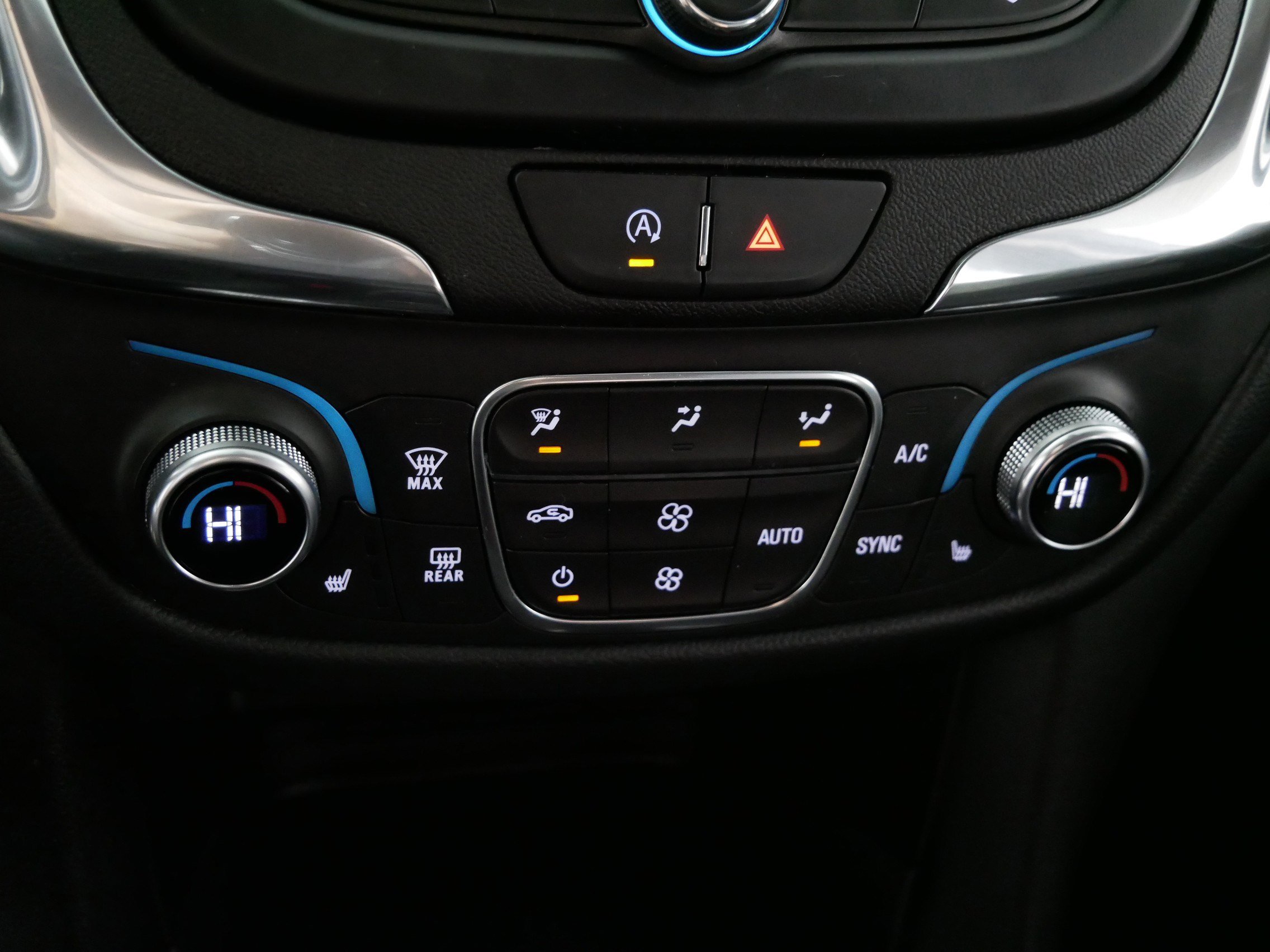 Used 2023 Chevrolet Equinox LT image 23