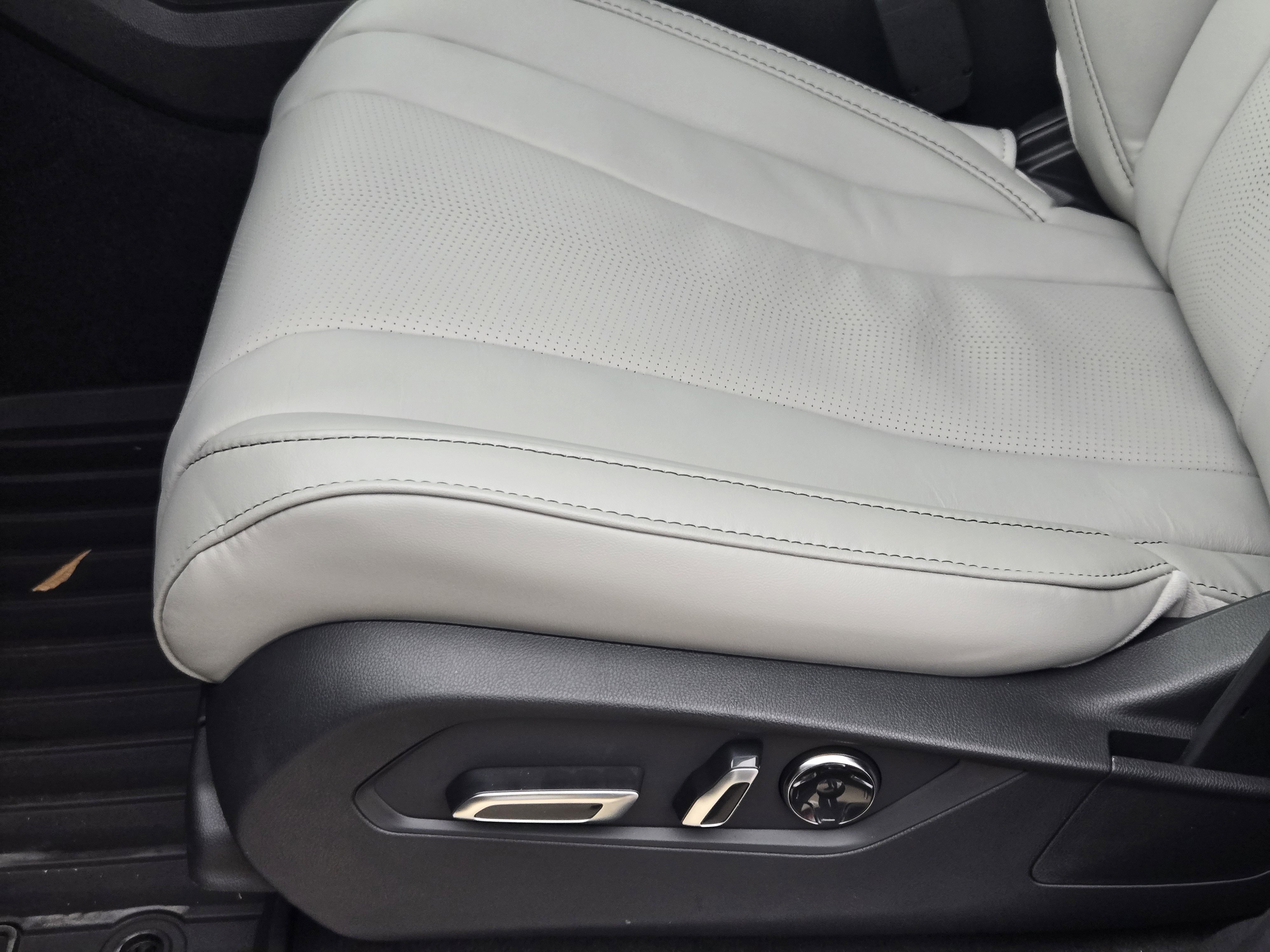 New 2026 Acura MDX FWD w/ Technology Package image 17