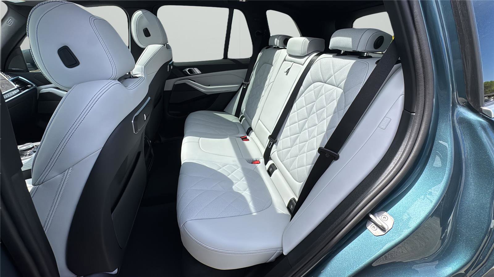 Used 2024 BMW X5 sDrive40i w/ Premium Package image 26