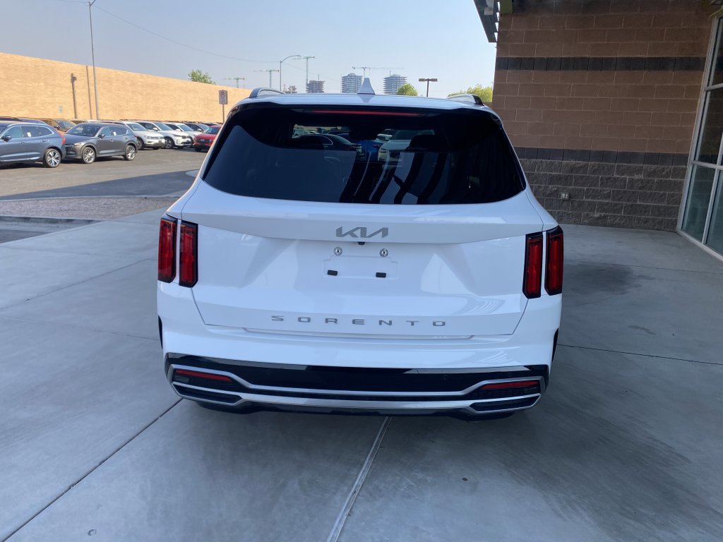 Used 2022 Kia Sorento SX image 4