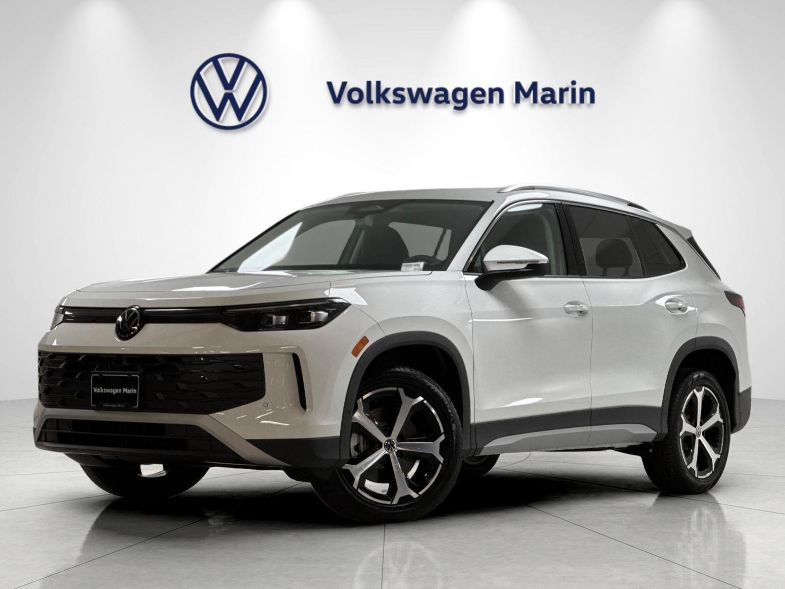 New 2026 Volkswagen Tiguan SE AWD/4WD image 1