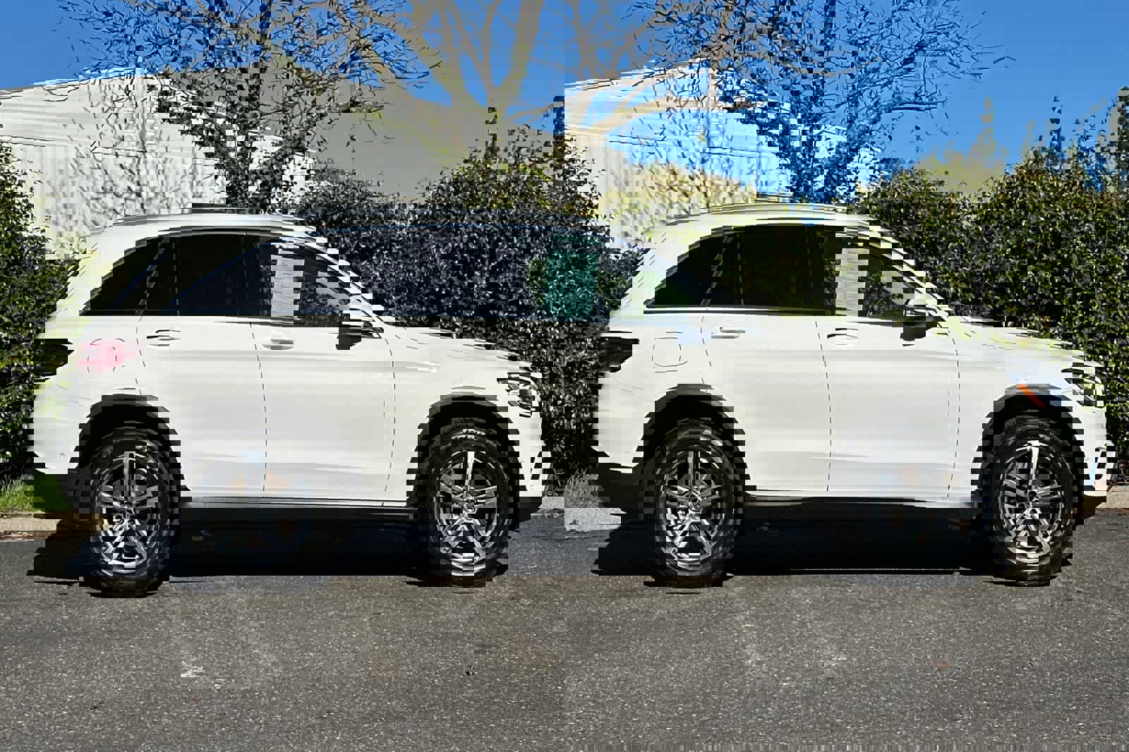 Certified 2022 Mercedes-Benz GLC 300 4MATIC image 2