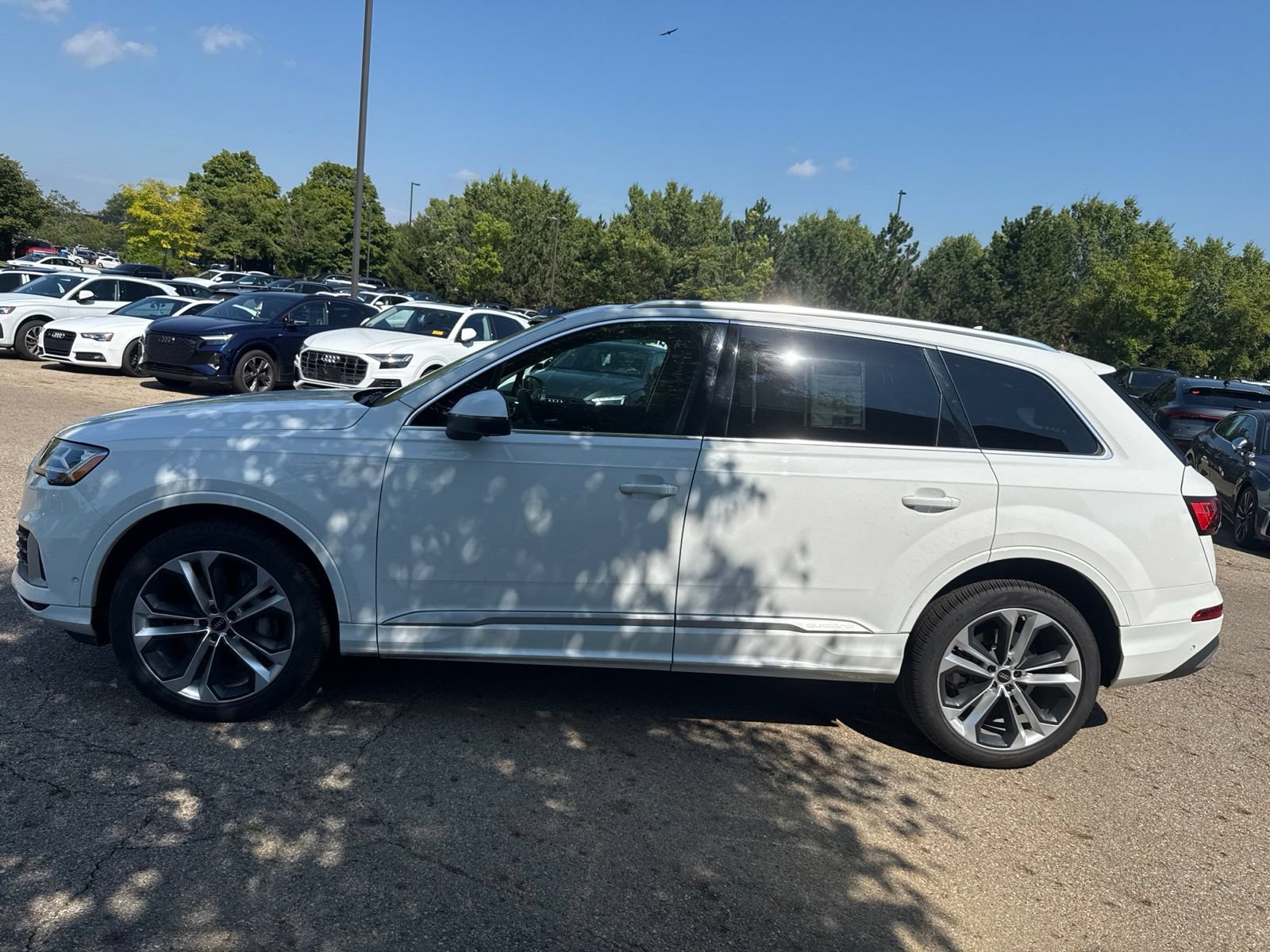 Used 2022 Audi Q7 3.0T Premium Plus AWD/4WD image 2