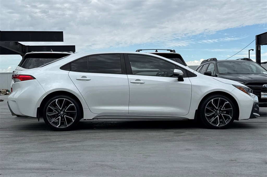 Used 2022 Toyota Corolla SE image 3