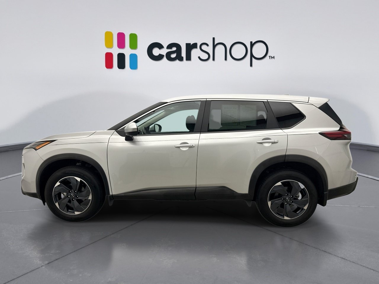 Used 2024 Nissan Rogue SV AWD/4WD image 2
