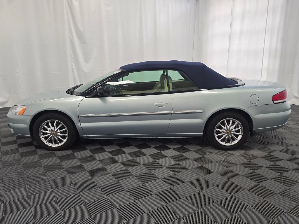 Used 2003 Chrysler Sebring Limited FWD image 2