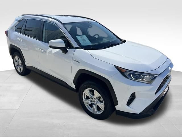 Used 2021 Toyota RAV4 XLE AWD/4WD image 12