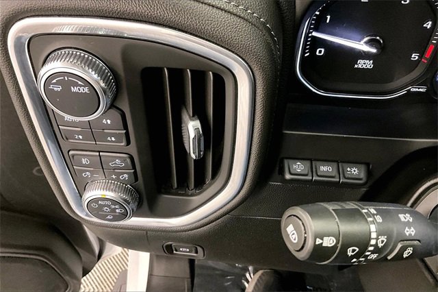 Used 2022 GMC Sierra 3500 Denali w/ Denali Ultimate Package image 35