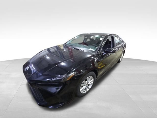 Used 2025 Toyota Camry LE image 9
