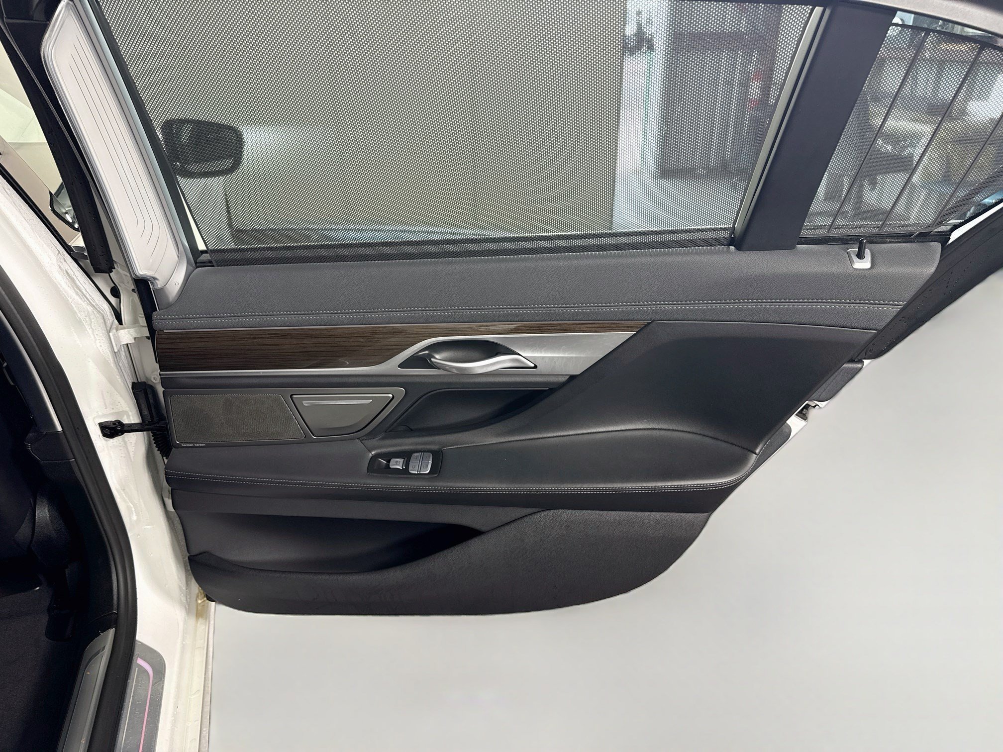 Used 2020 BMW 740i RWD image 28