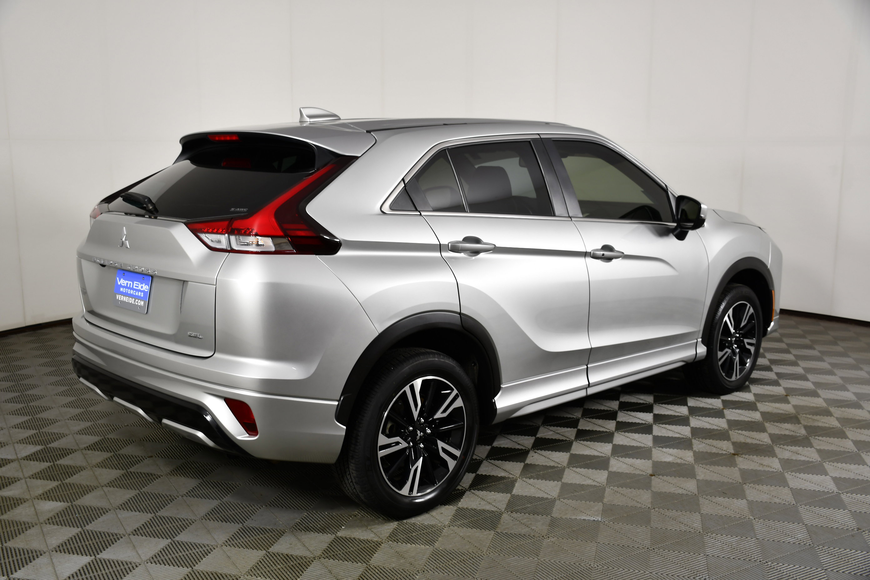 Used 2023 Mitsubishi Eclipse Cross SEL AWD/4WD image 6