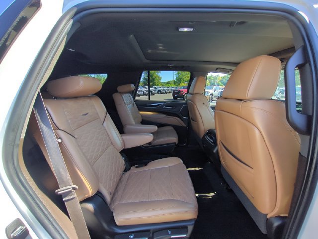 Used 2021 Cadillac Escalade Premium Luxury w/ Performance Package AWD/4WD image 36
