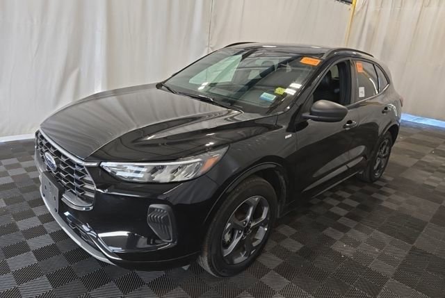 Used 2024 Ford Escape ST-Line image 2