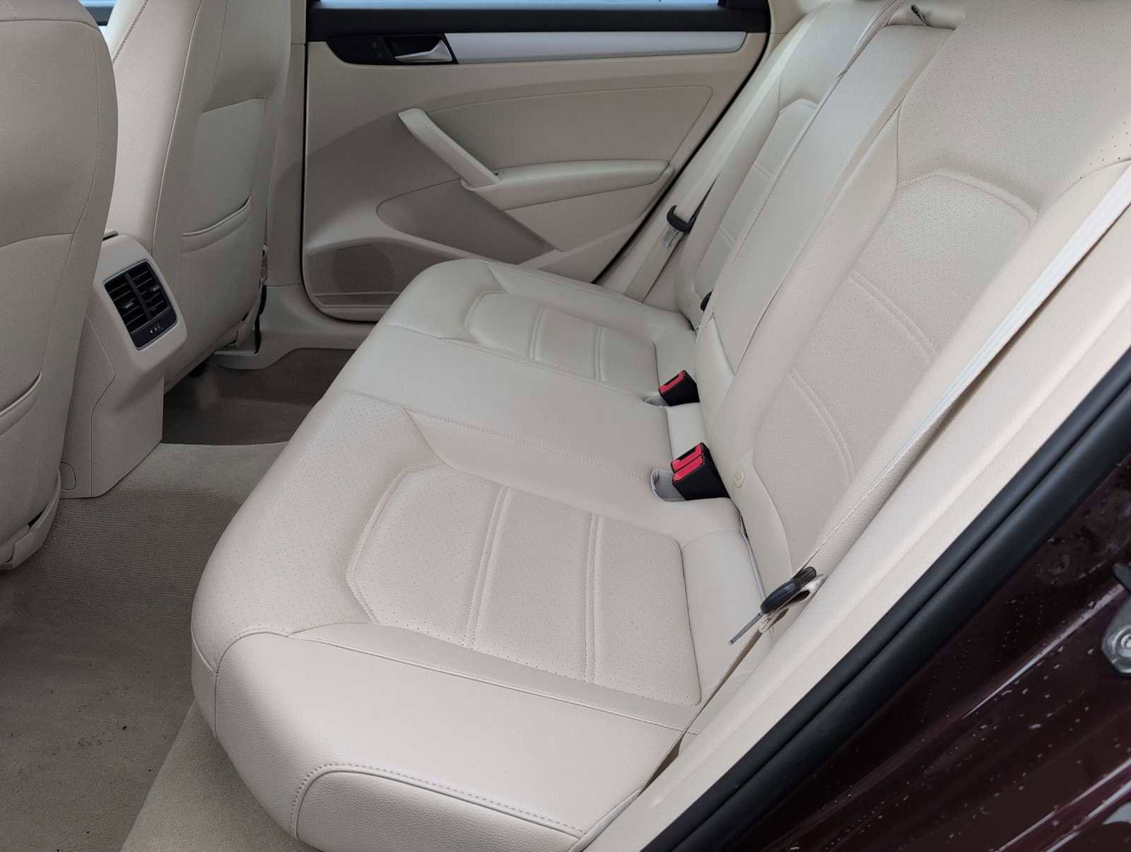 Used 2013 Volkswagen Passat 2.5 SE image 20