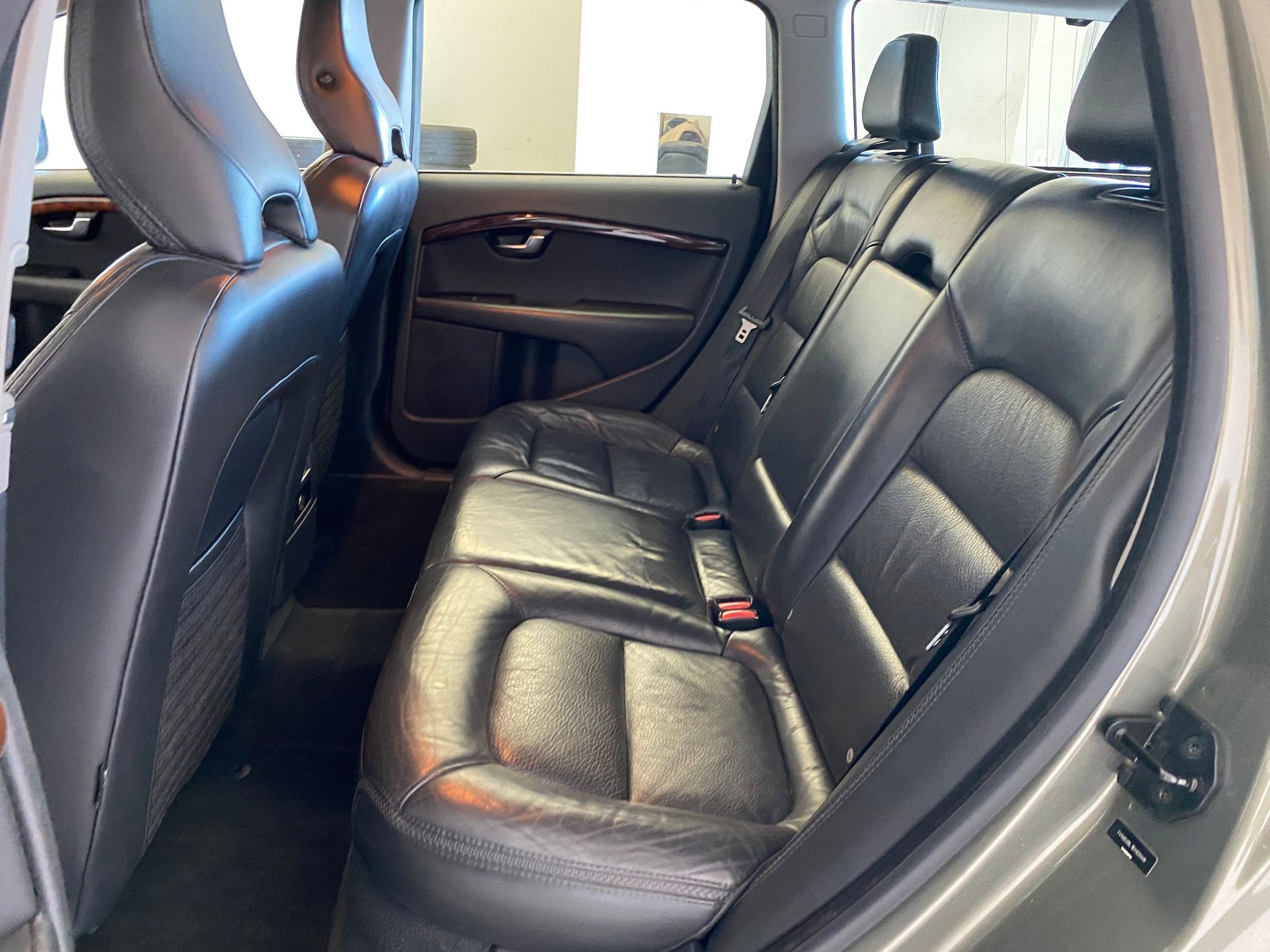 Used 2011 Volvo XC70 3.2 image 13