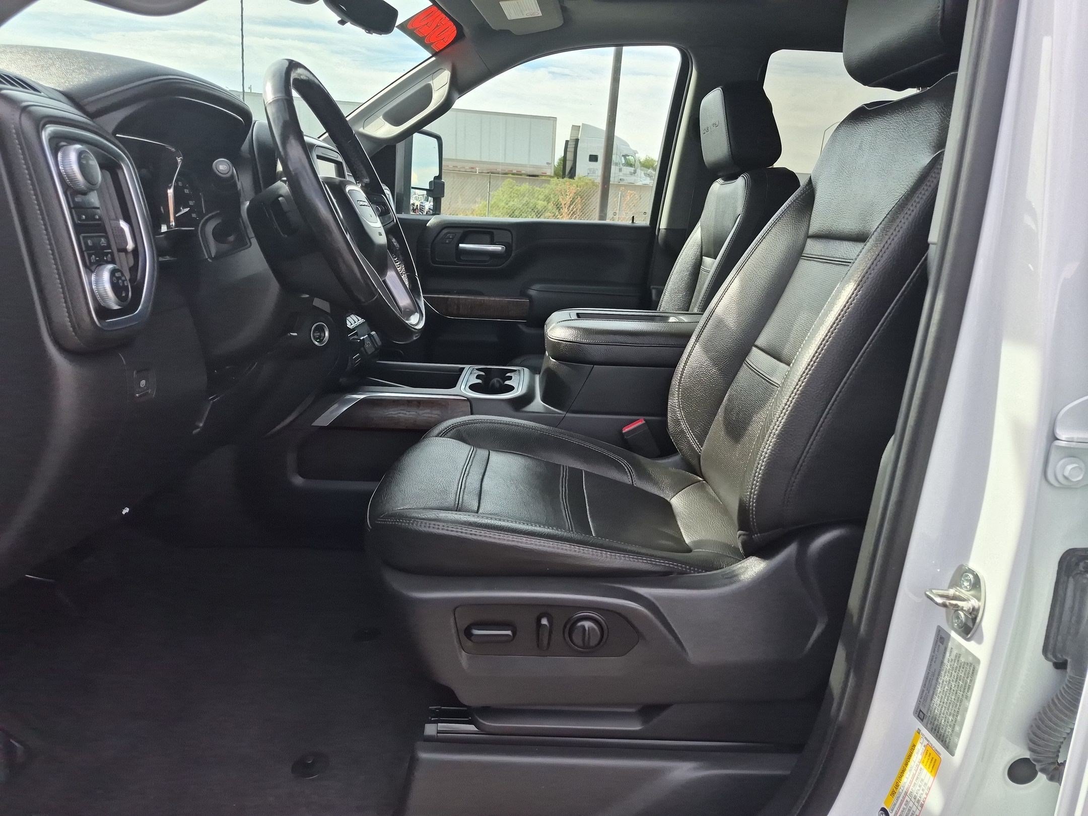 Certified 2020 GMC Sierra 3500 Denali w/ Denali Ultimate Package AWD/4WD image 27