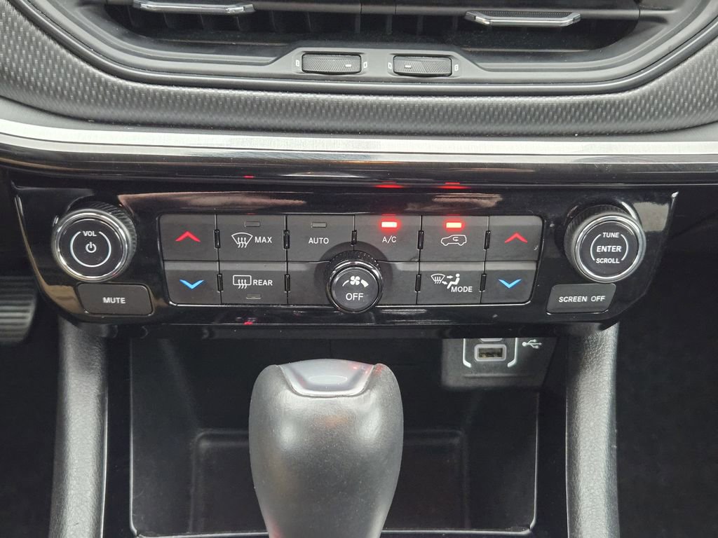 Used 2024 Jeep Compass Trailhawk AWD/4WD image 16
