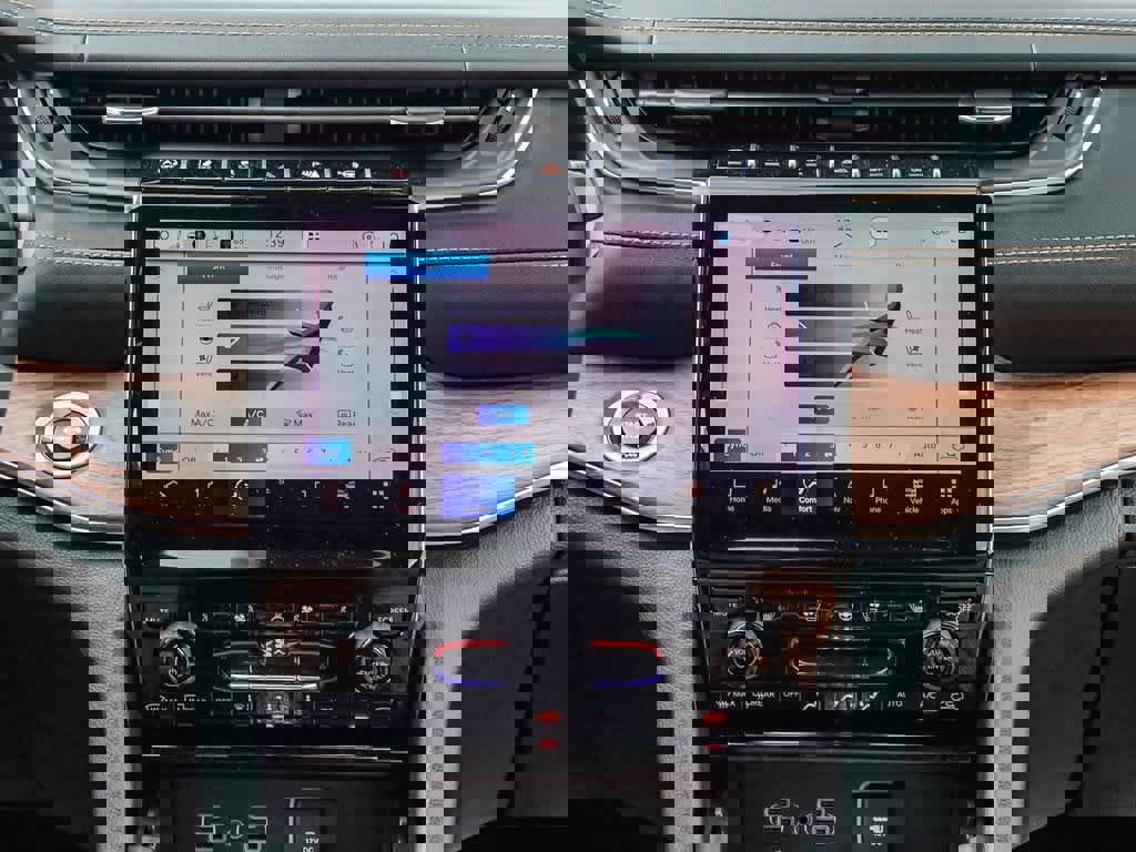 Certified 2023 Jeep Grand Cherokee Summit w/ Adv Protech Group IV image 12