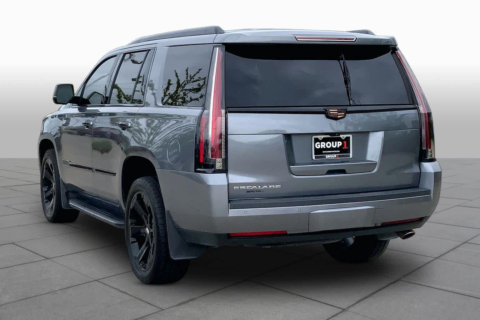 Used 2019 Cadillac Escalade Luxury AWD/4WD image 11