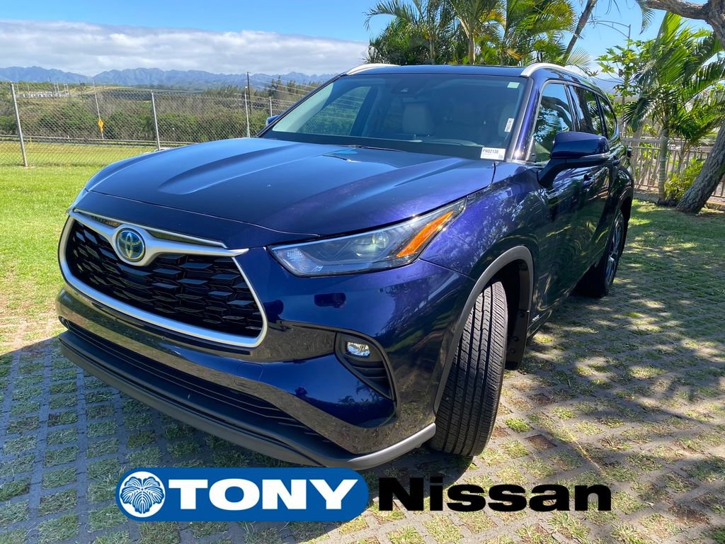Used 2022 Toyota Highlander XLE image 3