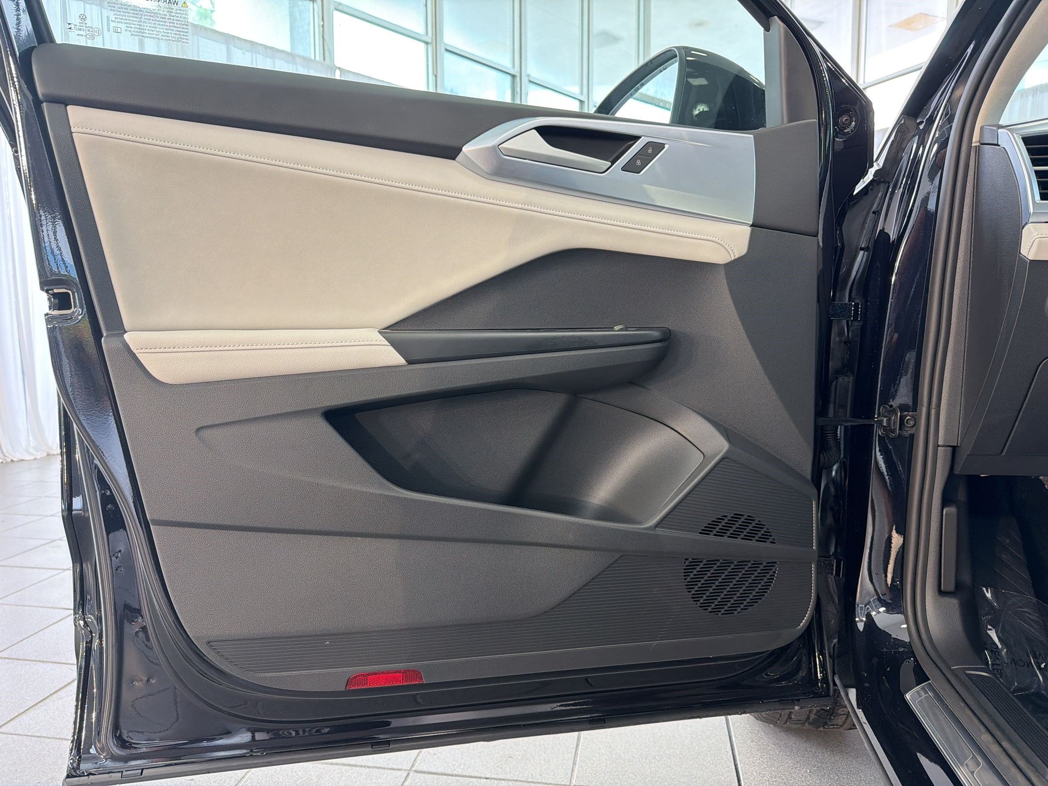 New 2026 Volkswagen Taos SE FWD image 13