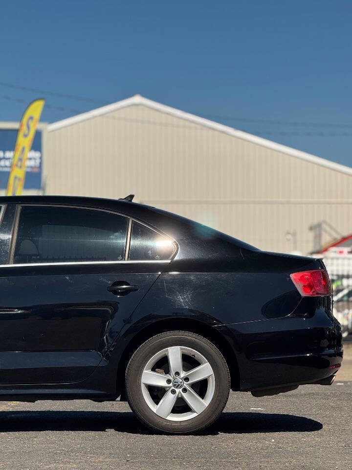 Used 2012 Volkswagen Jetta TDI image 17