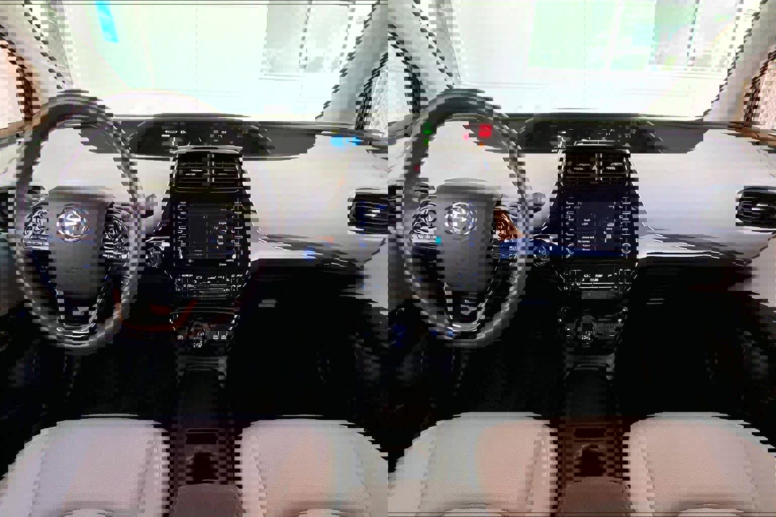 Used 2022 Toyota Prius L Eco image 16