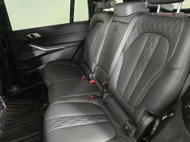 Used 2025 BMW X7 M60i AWD/4WD image 19