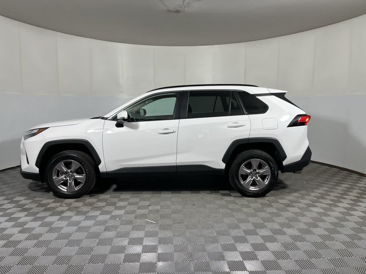 Used 2025 Toyota RAV4 XLE FWD image 5