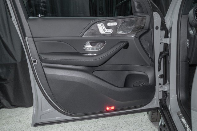New 2026 Mercedes-Benz GLS 63 AMG 4MATIC image 9