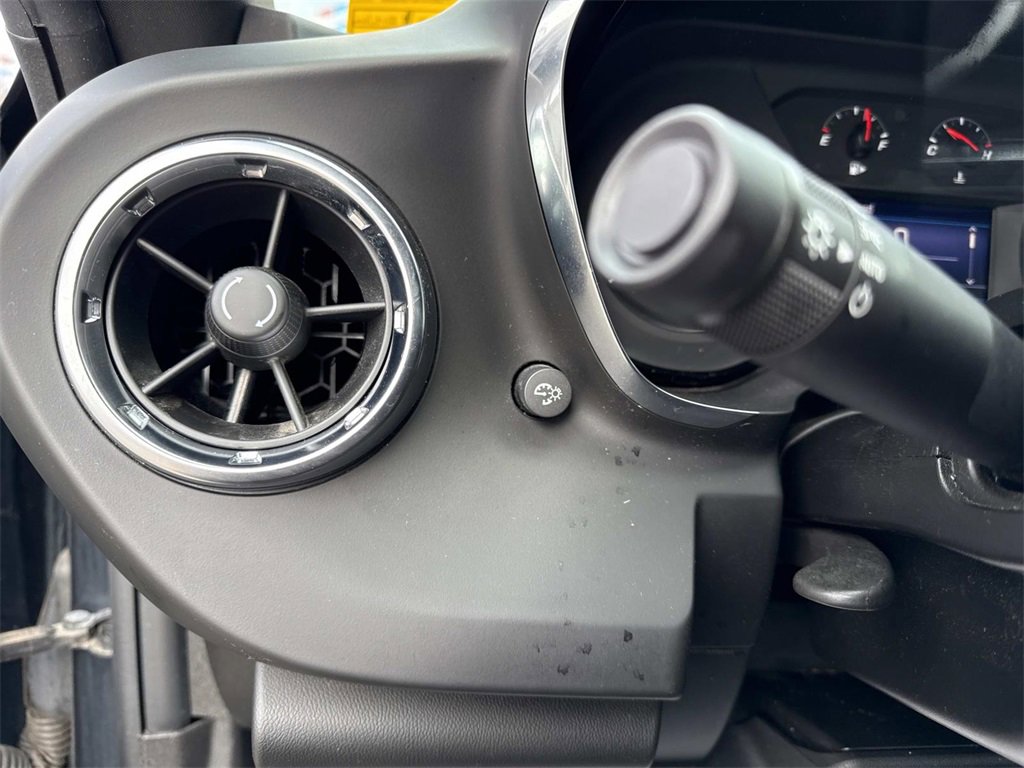 Used 2021 Chevrolet Camaro LT image 11