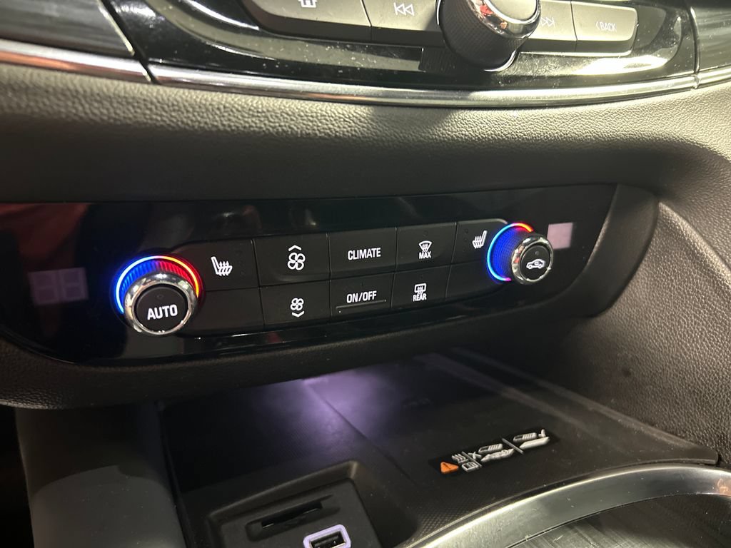 Used 2024 Buick Enclave Essence w/ Technology Package FWD image 19