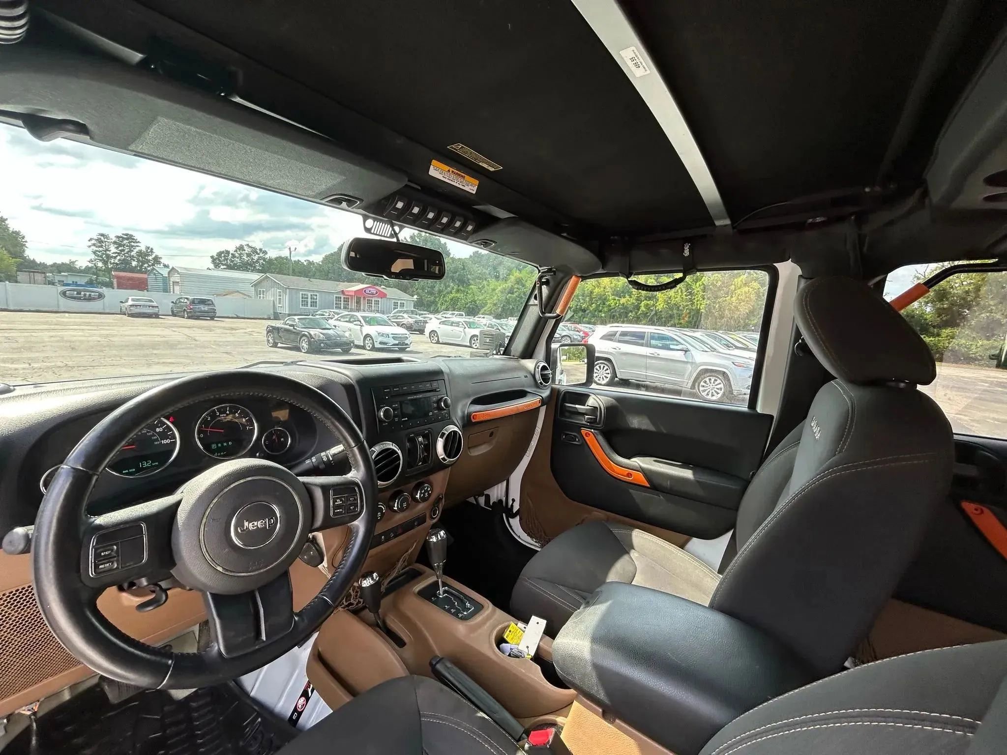 Used 2017 Jeep Wrangler Unlimited Sahara image 24