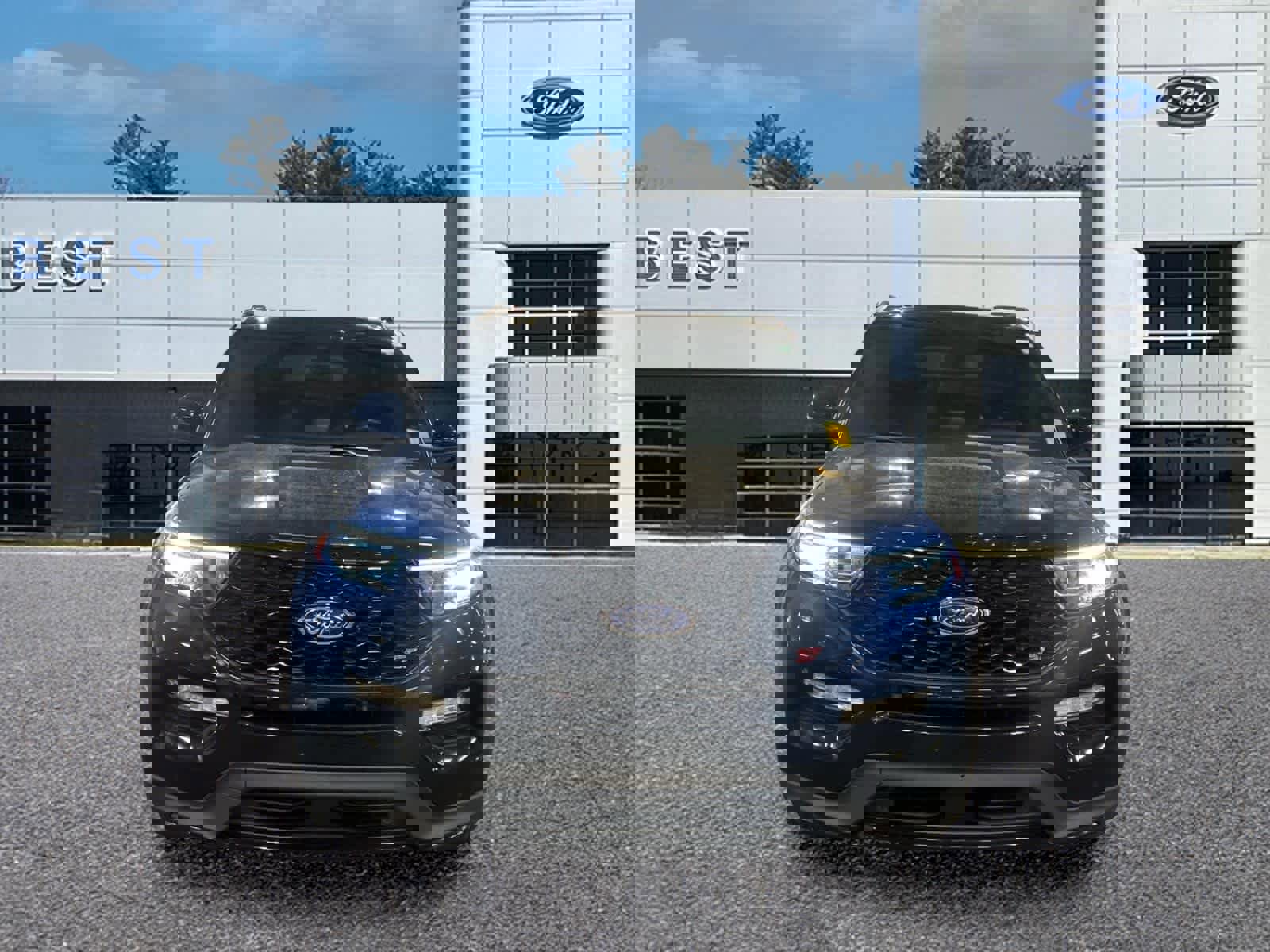 Used 2023 Ford Explorer ST w/ Equipment Group 401A AWD/4WD image 3