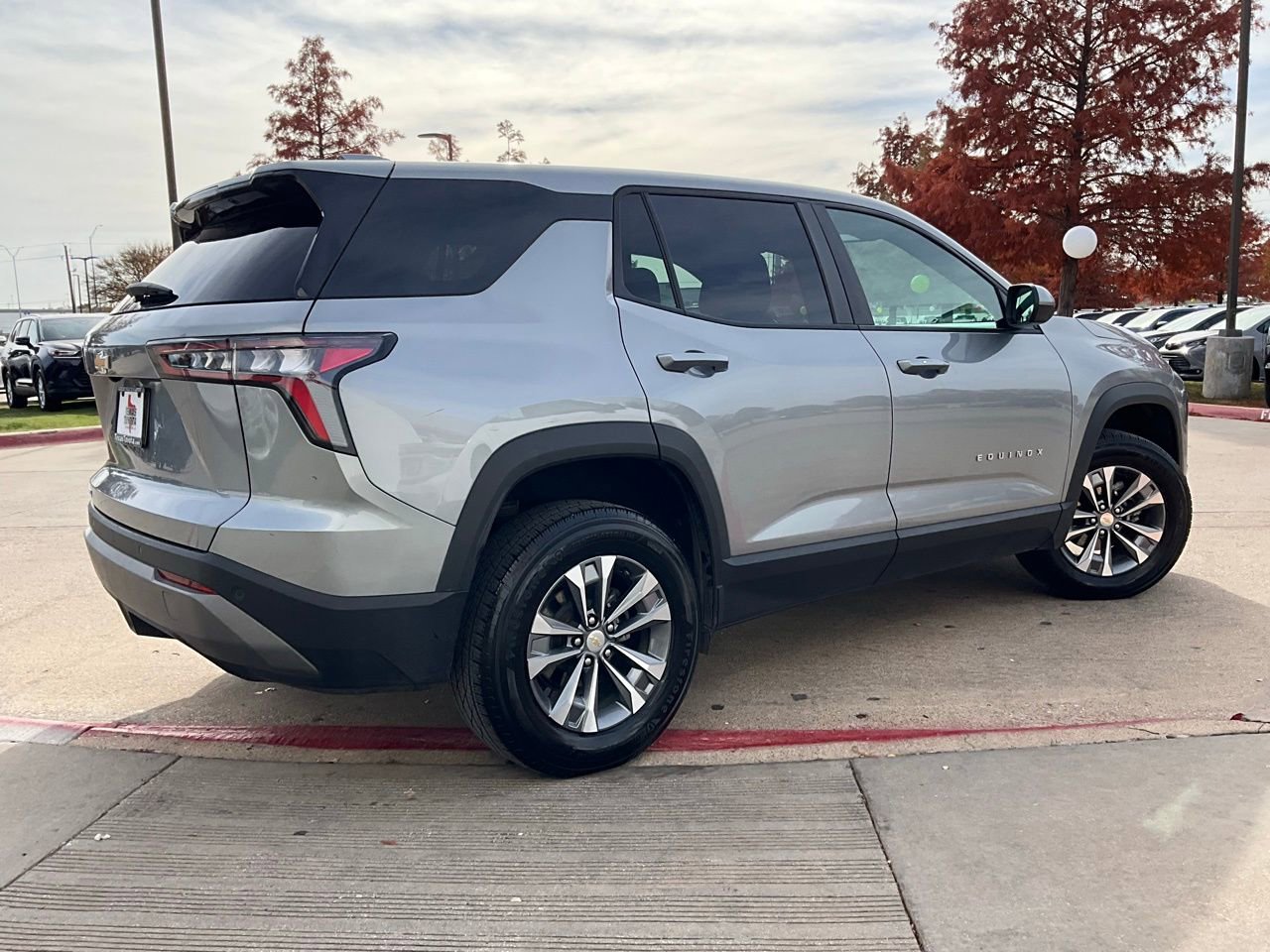 Used 2025 Chevrolet Equinox LT image 6