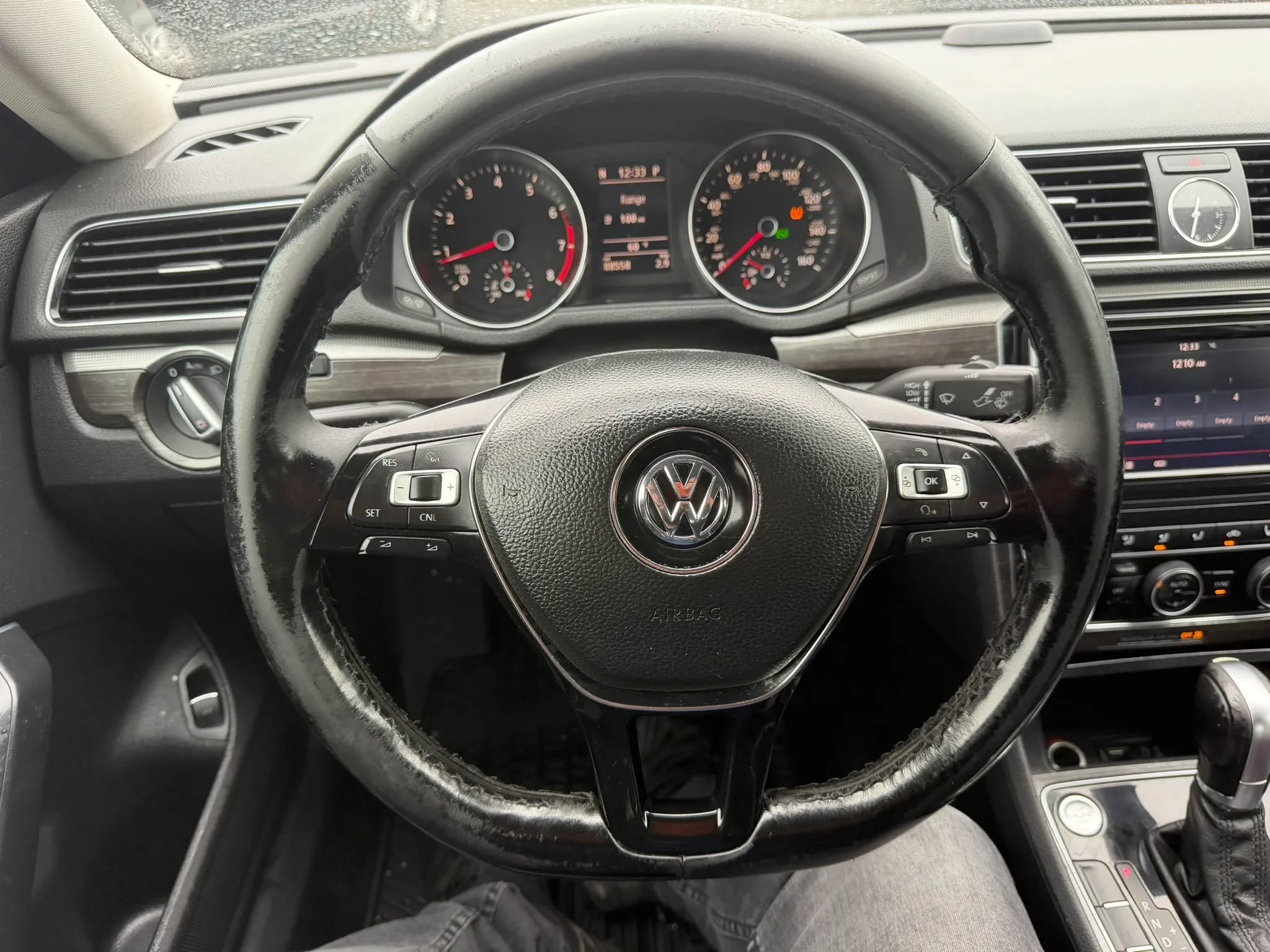 Used 2017 Volkswagen Passat 1.8T SE FWD image 12