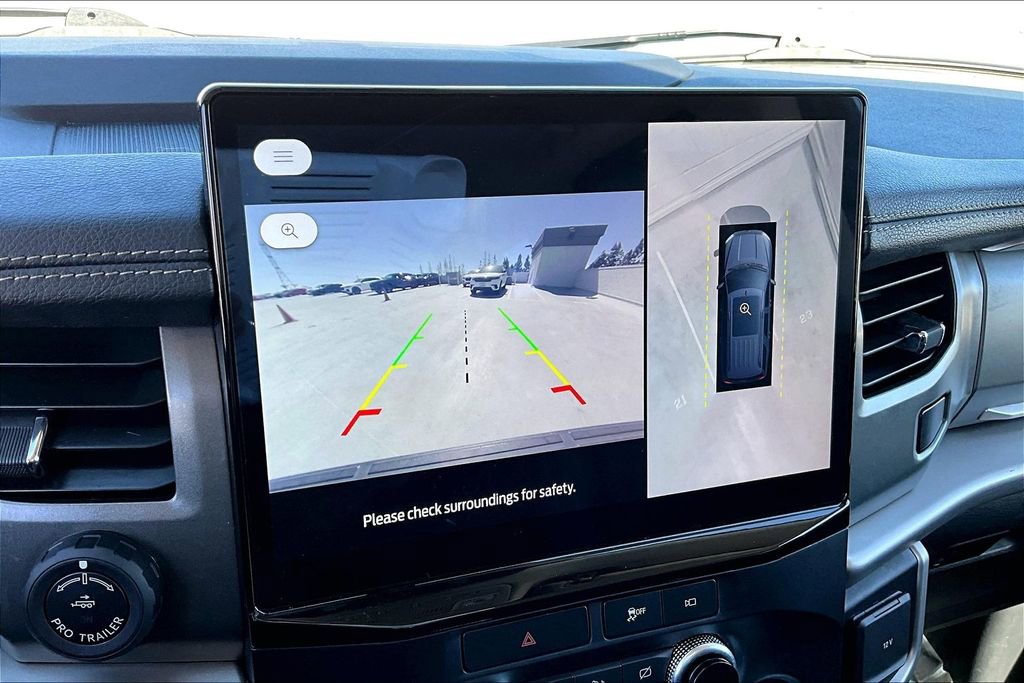 Used 2023 Ford Expedition XLT image 14