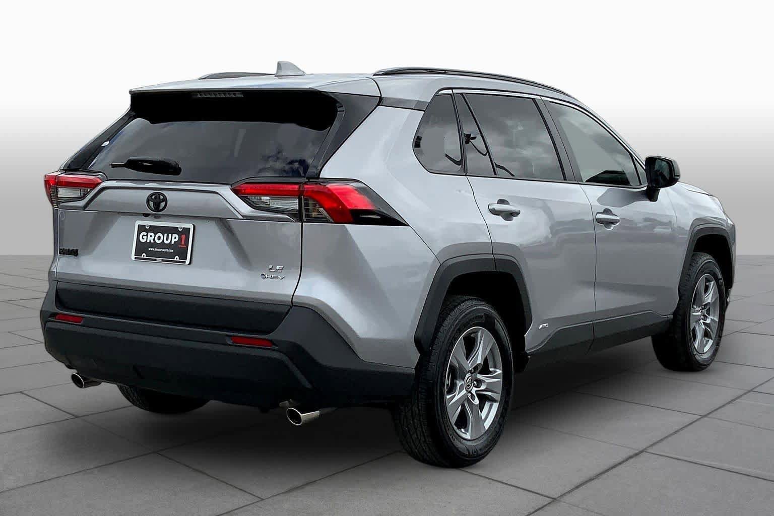 Used 2025 Toyota RAV4 LE AWD/4WD image 13