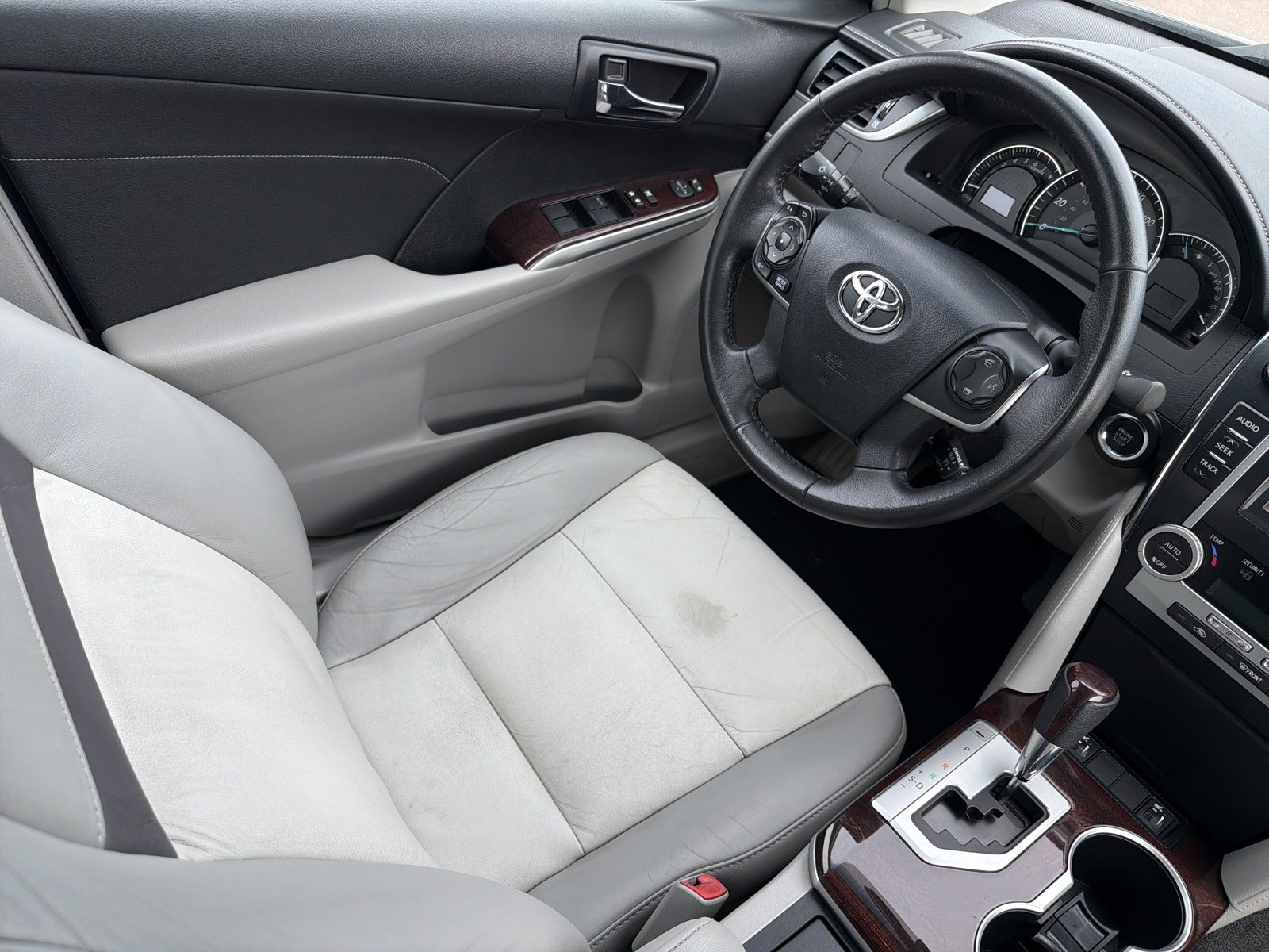Used 2013 Toyota Camry XLE FWD image 17